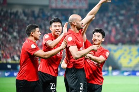 关于风云突变！成都蓉城今夜外线爆发，意大利杯版图或变，更衣室稳定，年轻球员得到机会的信息